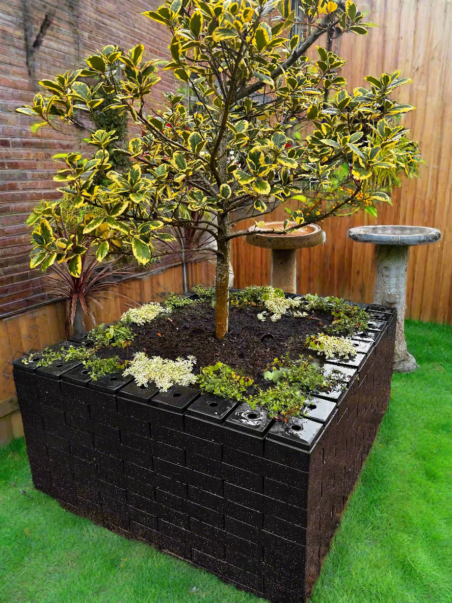 POLYBRICK BLACK RECYCLED PLASTIC GARDEN PLANTER